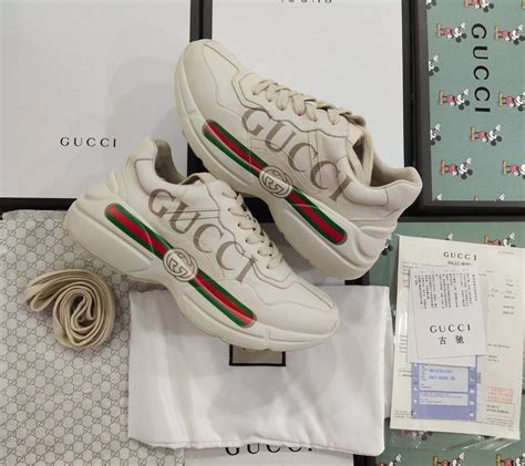 รองเท้า Gucci ผู้หญิง ราคา .